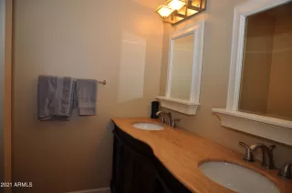 Photo #5: 6239129 Listing