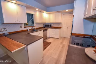 Photo #3: 6239287 Listing