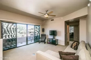 Photo #4: 6239299 Listing