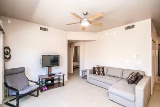 Photo #6: 6239299 Listing