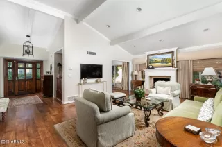 Photo #6: 6239363 Listing