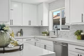 Photo #4: 6239381 Listing 