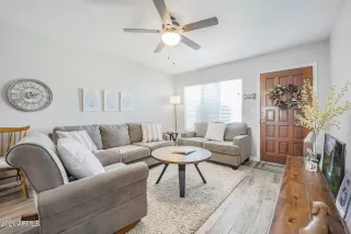 Photo #5: 6239406 Listing