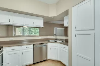 Photo #6: 6239459 Listing 