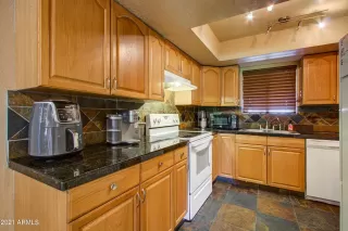 Photo #5: 6239611 Listing 