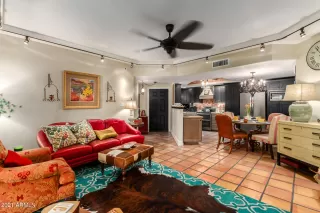 Photo #3: 6239616 Listing