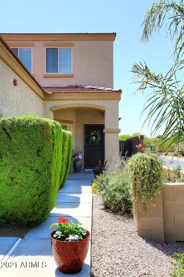 MLS: 6239632 Condo For Sale