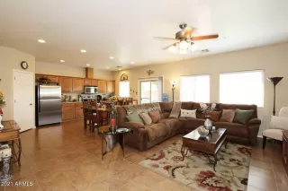 Photo #6: 6239632 Listing