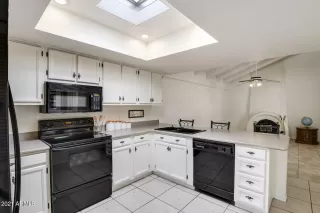 Photo #6: 6239794 Listing