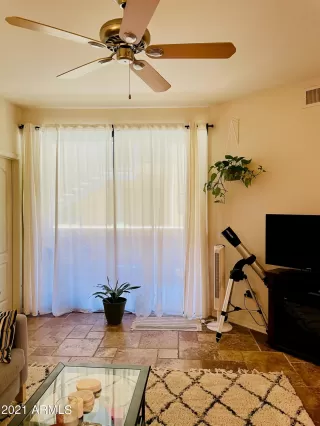 Photo #3: 6239888 Listing