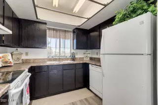 Photo #6: 6239896 Listing