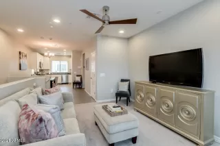 Photo #5: 6239997 Listing