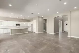 Photo #6: 6240144 Listing