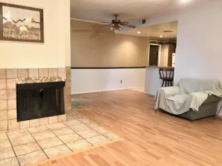 Photo #4: 6240167 Listing