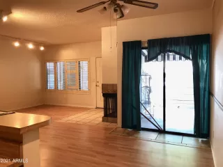 Photo #6: 6240167 Listing