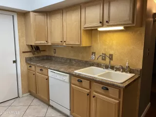 Photo #6: 6240201 Listing 