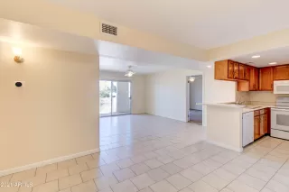 Photo #5: 6240276 Listing