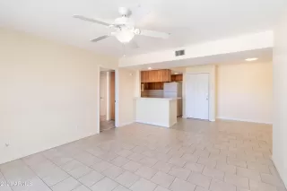 Photo #6: 6240276 Listing