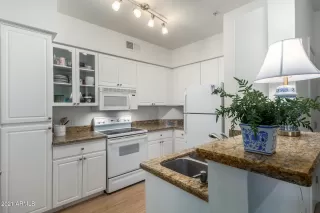 Photo #1: 6240298 Listing 