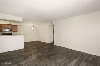 Photo #6: 6240304 Listing