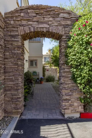 Photo #3: 6240319 Listing 