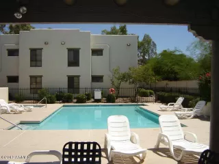 Photo #5: 6240330 Listing