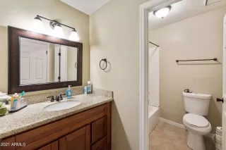 Photo #6: 6240767 Listing