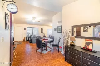 Photo #4: 6240825 Listing