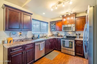 Photo #5: 6240825 Listing