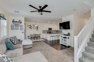 Photo #5: 6241048 Listing