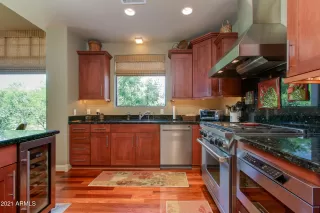 Photo #4: 6241145 Listing