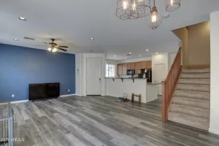 Photo #4: 6241165 Listing