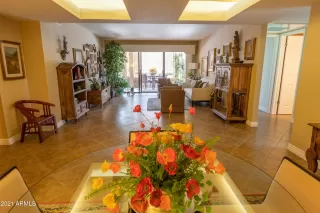 Photo #6: 6241287 Listing
