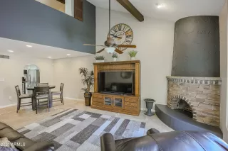 Photo #5: 6241332 Listing 