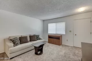 Photo #6: 6241369 Listing