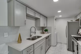 Photo #5: 6241456 Listing