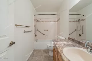 Photo #5: 6241626 Listing