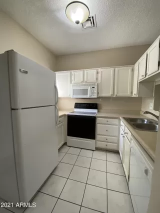 Photo #4: 6242160 Listing