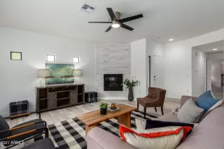 Photo #5: 6242176 Listing