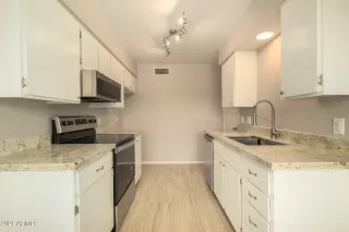 Photo #5: 6242206 Listing 