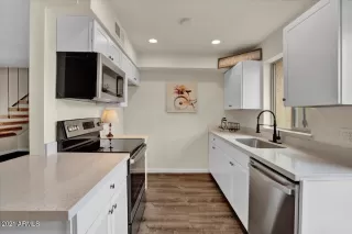Photo #5: 6242335 Listing 
