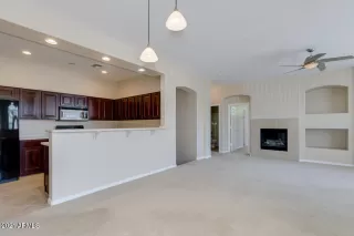 Photo #5: 6242412 Listing