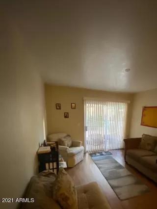 Photo #5: 6242878 Listing