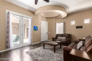 Photo #4: 6243100 Listing