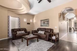 Photo #6: 6243100 Listing