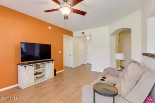 Photo #6: 6243223 Listing