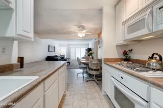 Photo #4: 6243666 Listing