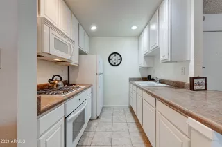 Photo #5: 6243666 Listing