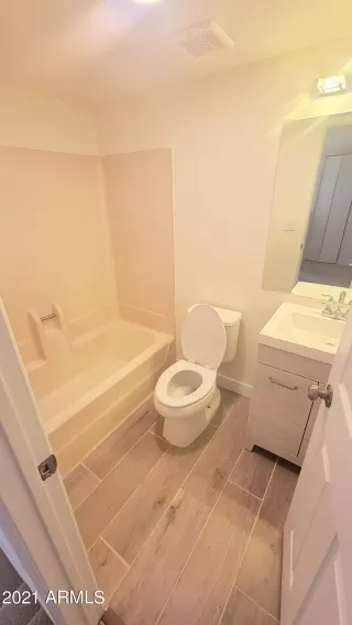 Photo #4: 6243701 Listing