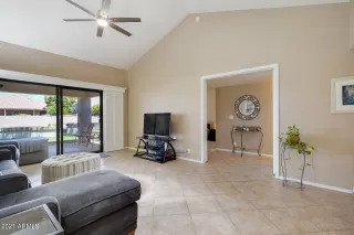 Photo #3: 6243888 Listing 